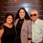 Maria Aline com os seus pais Foto Davi VillaSegrase Companhia das Letras